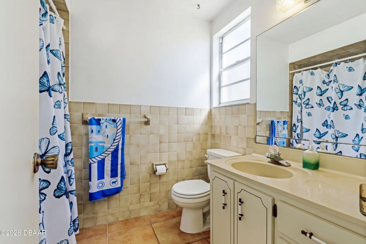 1124 N Halifax Avenue, Daytona Beach, FL 32118 Photo