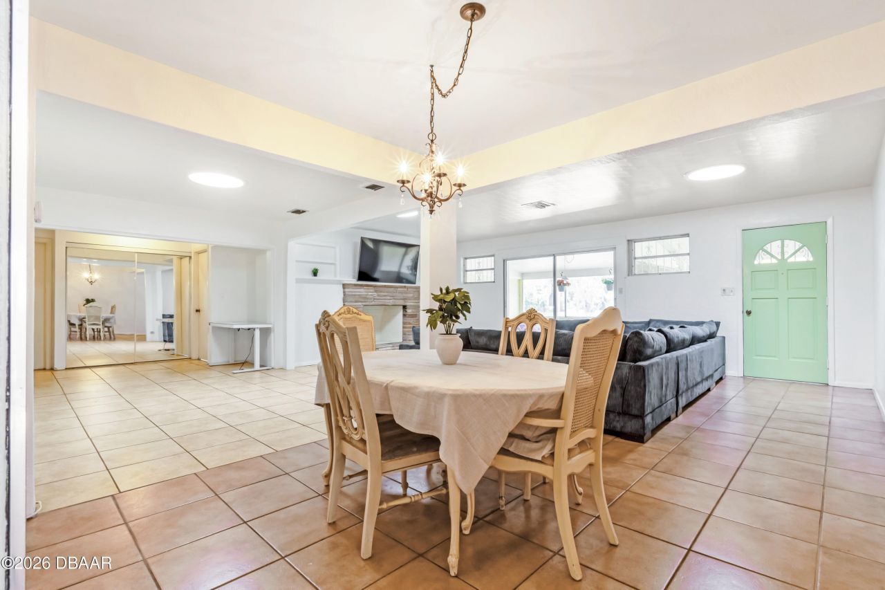 1124 N Halifax Avenue, Daytona Beach, FL 32118 Photo