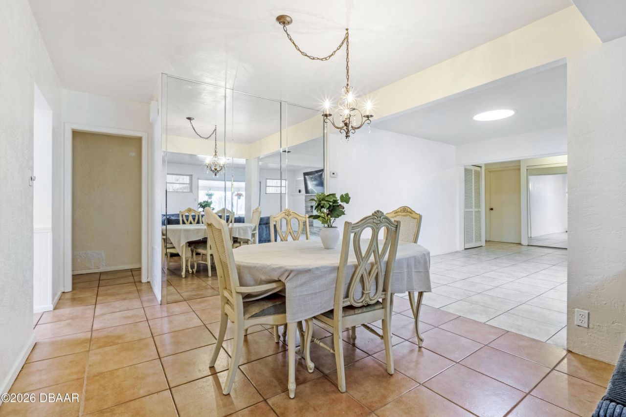 1124 N Halifax Avenue, Daytona Beach, FL 32118 Photo