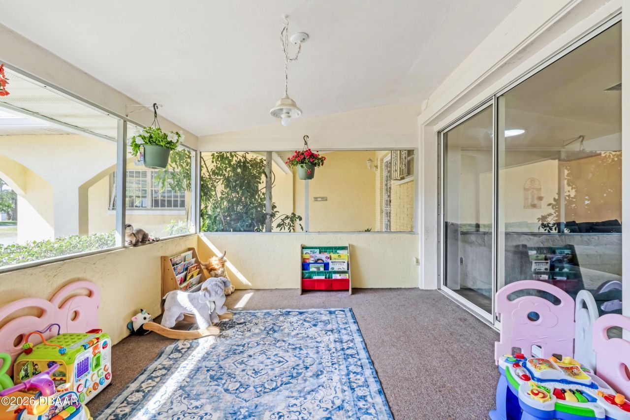 1124 N Halifax Avenue, Daytona Beach, FL 32118 Photo