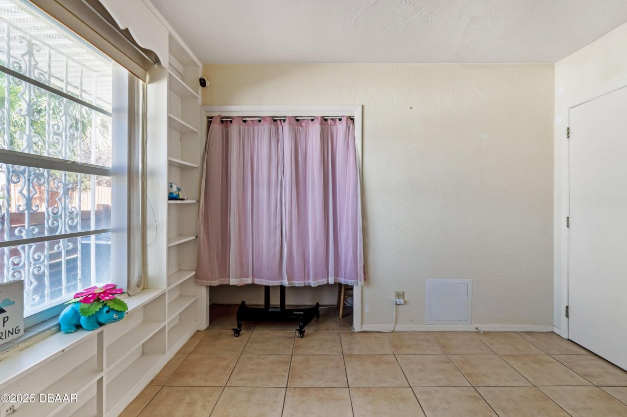 1124 N Halifax Avenue, Daytona Beach, FL 32118 Photo