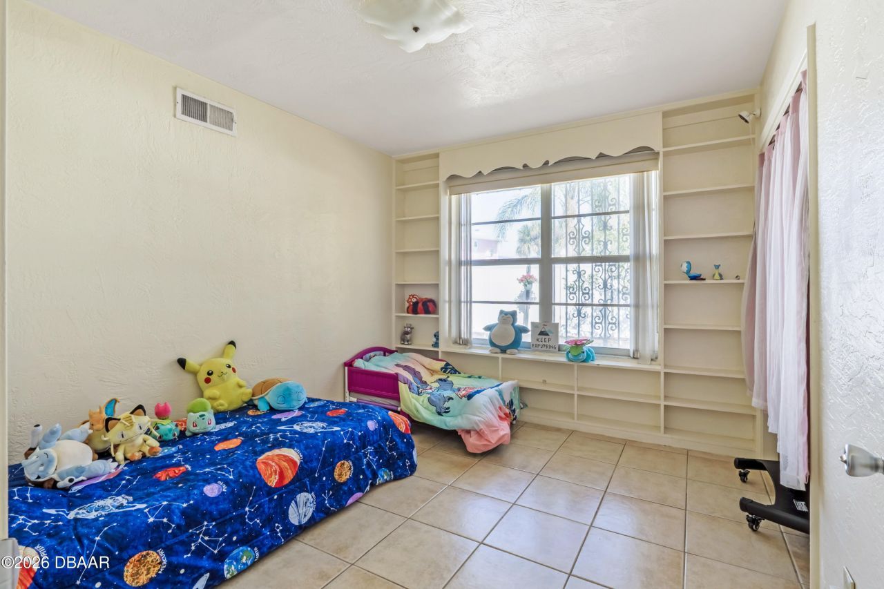 1124 N Halifax Avenue, Daytona Beach, FL 32118 Photo