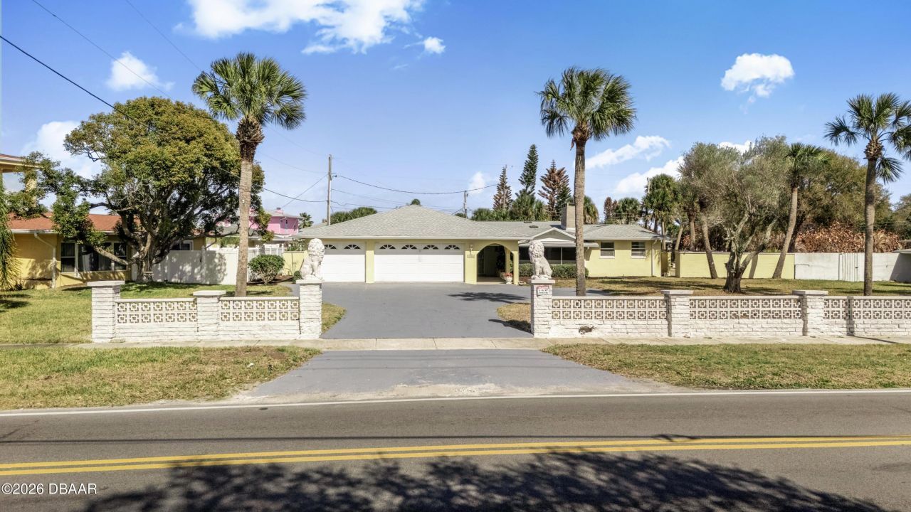 1124 N Halifax Avenue, Daytona Beach, FL 32118 Photo