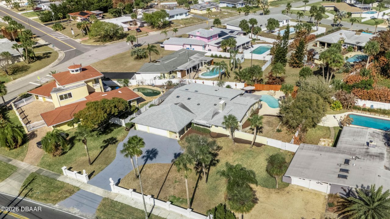 1124 N Halifax Avenue, Daytona Beach, FL 32118 Photo