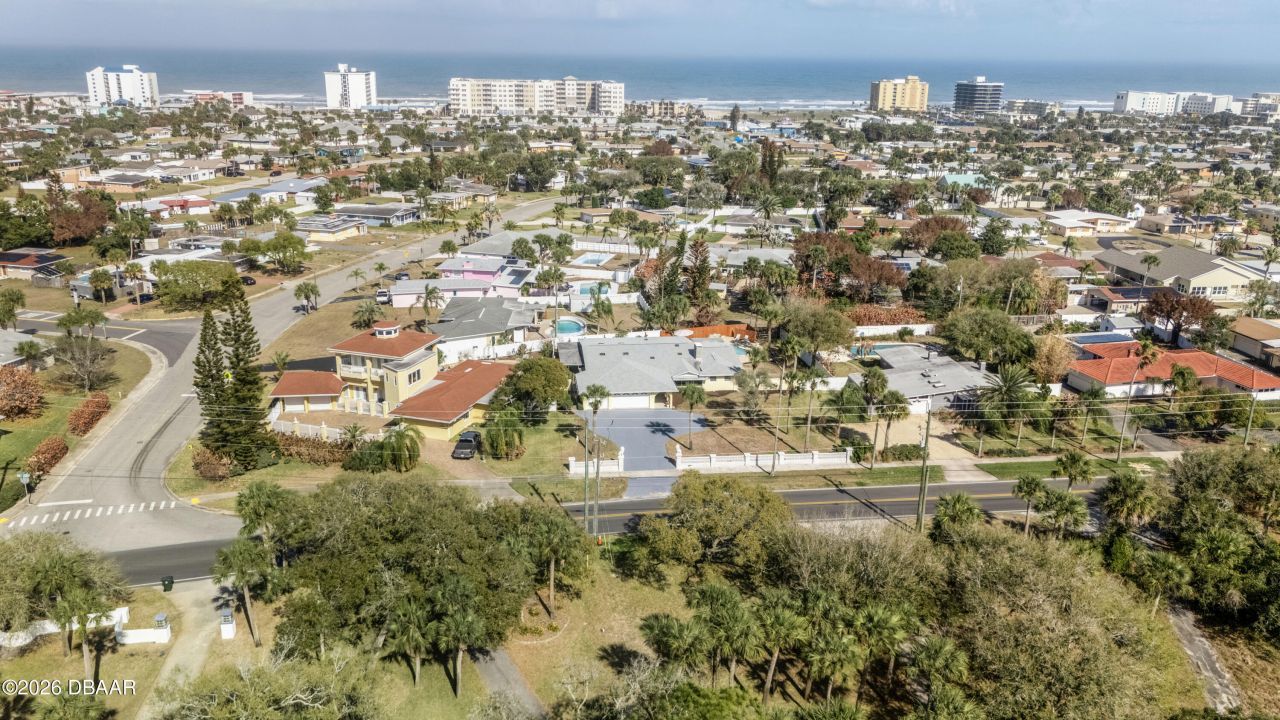 1124 N Halifax Avenue, Daytona Beach, FL 32118 Photo