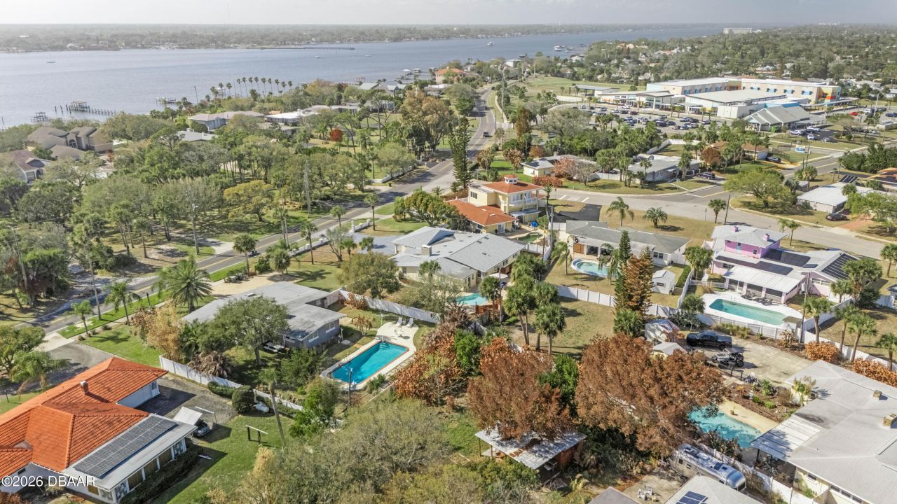 1124 N Halifax Avenue, Daytona Beach, FL 32118 Photo