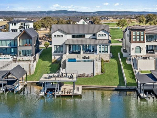 121 Houdini WAY , Kingsland, TX 78639