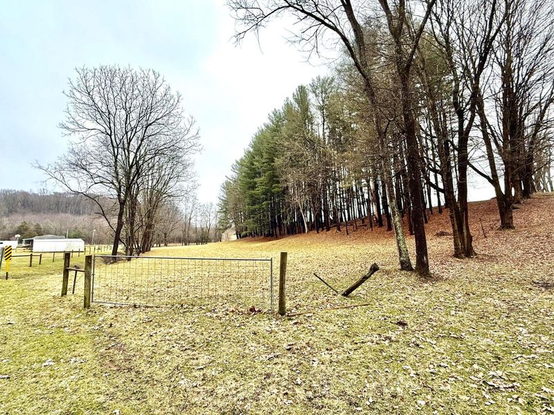 6929 Hillcrest Road, Saint Louisville, OH 43071 Photo 11