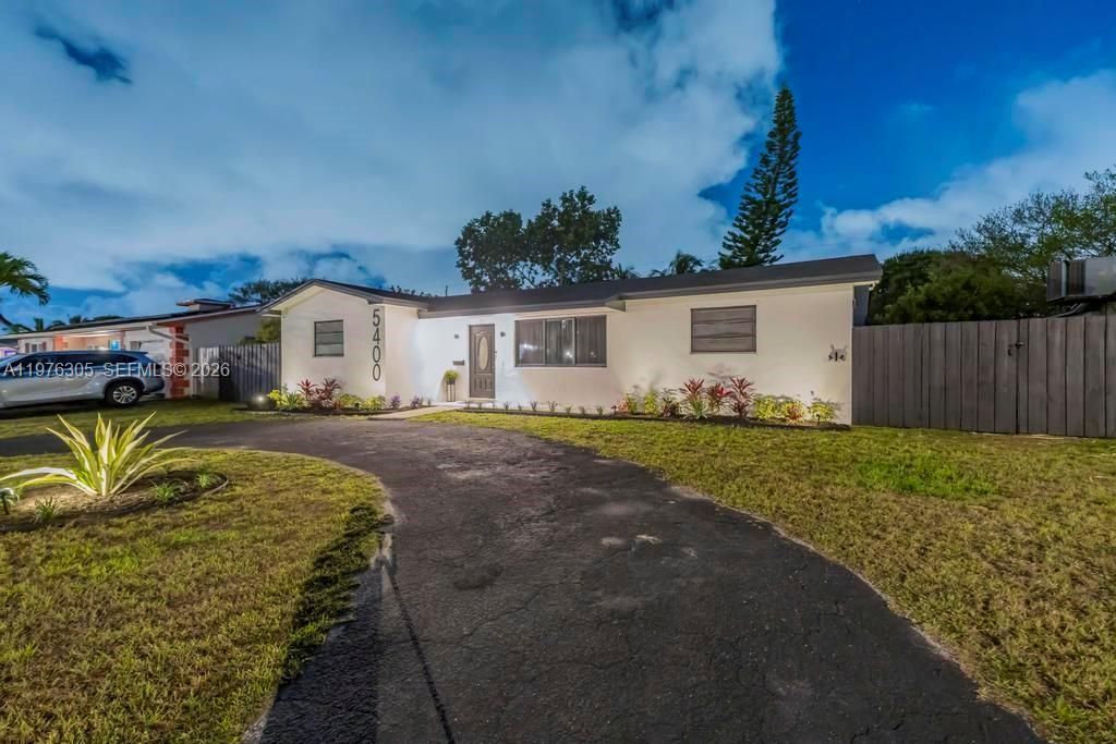 5400 Van Buren St , Hollywood, FL 33021 Photo