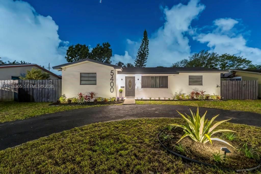 5400 Van Buren St , Hollywood, FL 33021 Photo