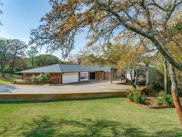 26 Horseshoe Drive, Highland Village, TX 75077