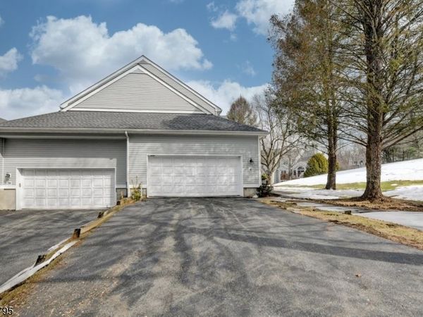 41 Lakeview Ter, Montville, NJ 07045