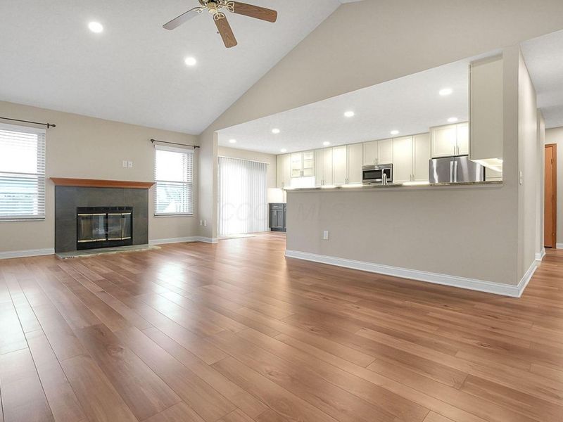 2048 Mayflower Circle, Grove City, OH 43123 Photo 11