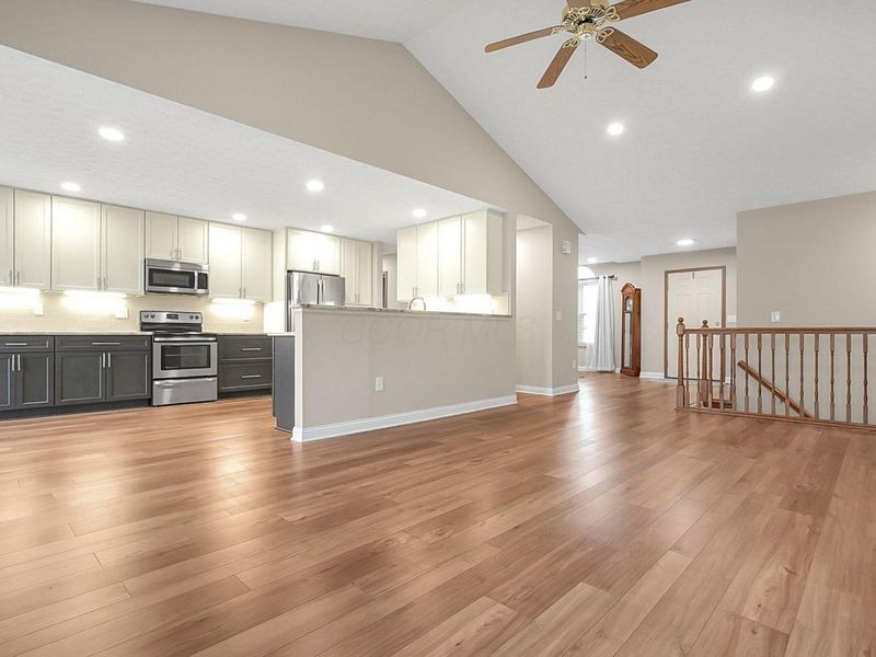 2048 Mayflower Circle, Grove City, OH 43123 Photo 12