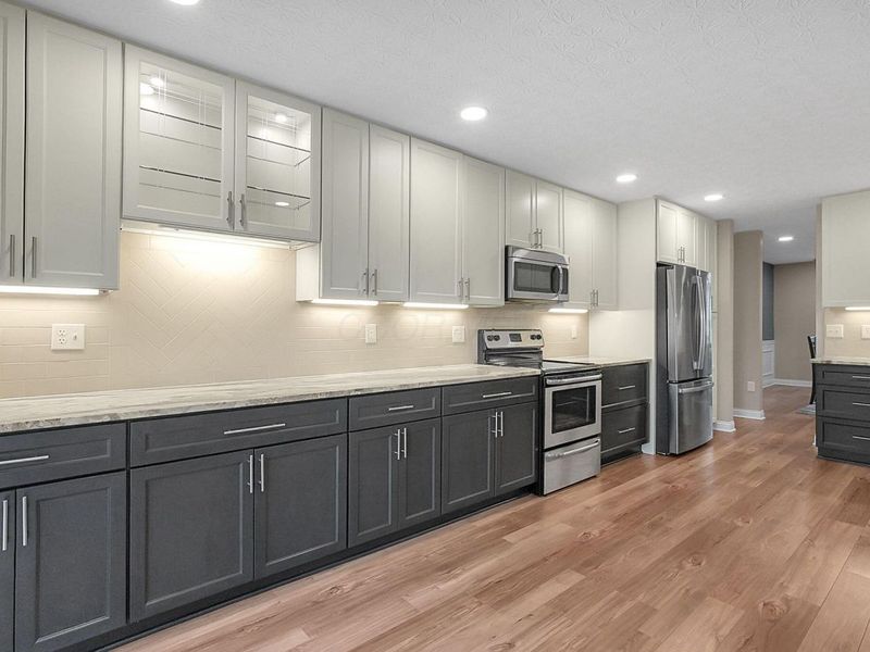 2048 Mayflower Circle, Grove City, OH 43123 Photo 13