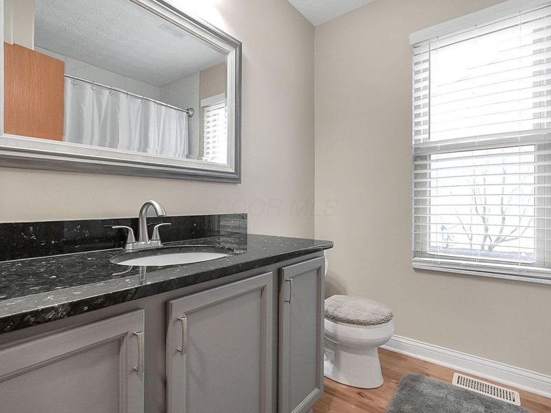 2048 Mayflower Circle, Grove City, OH 43123 Photo 26