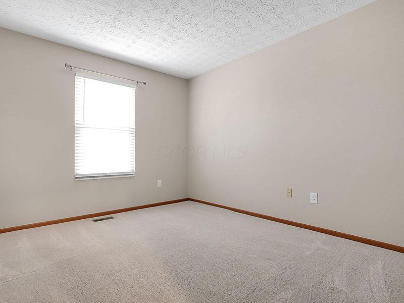 2048 Mayflower Circle, Grove City, OH 43123 Photo 28