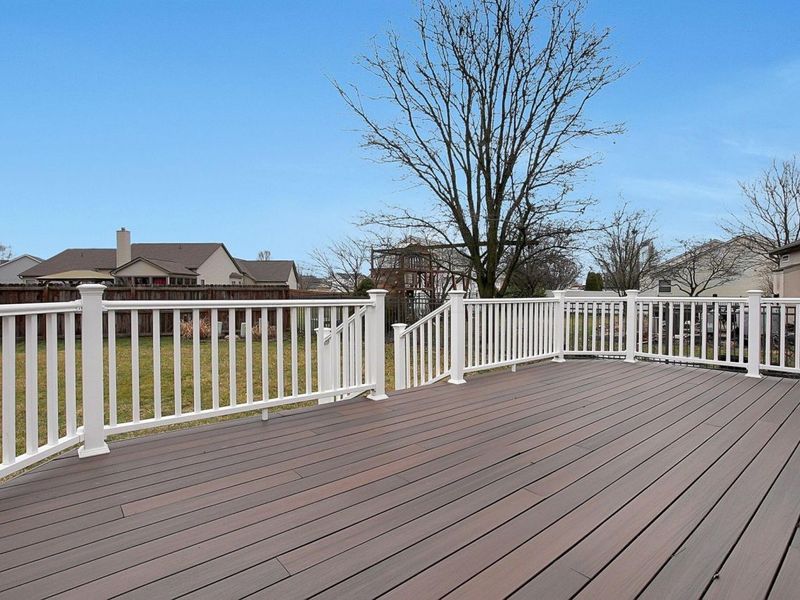 2048 Mayflower Circle, Grove City, OH 43123 Photo 32