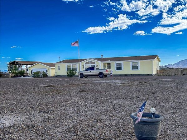 389 W Robert Road , Amargosa Valley, NV 89020