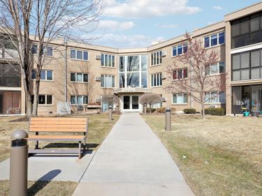 4360 Brookside Court, Unit 218, Edina, MN 55436