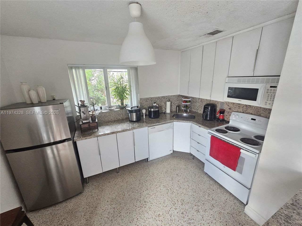 1241 NW 6th St, Unit 6, Miami, FL 33125 Photo