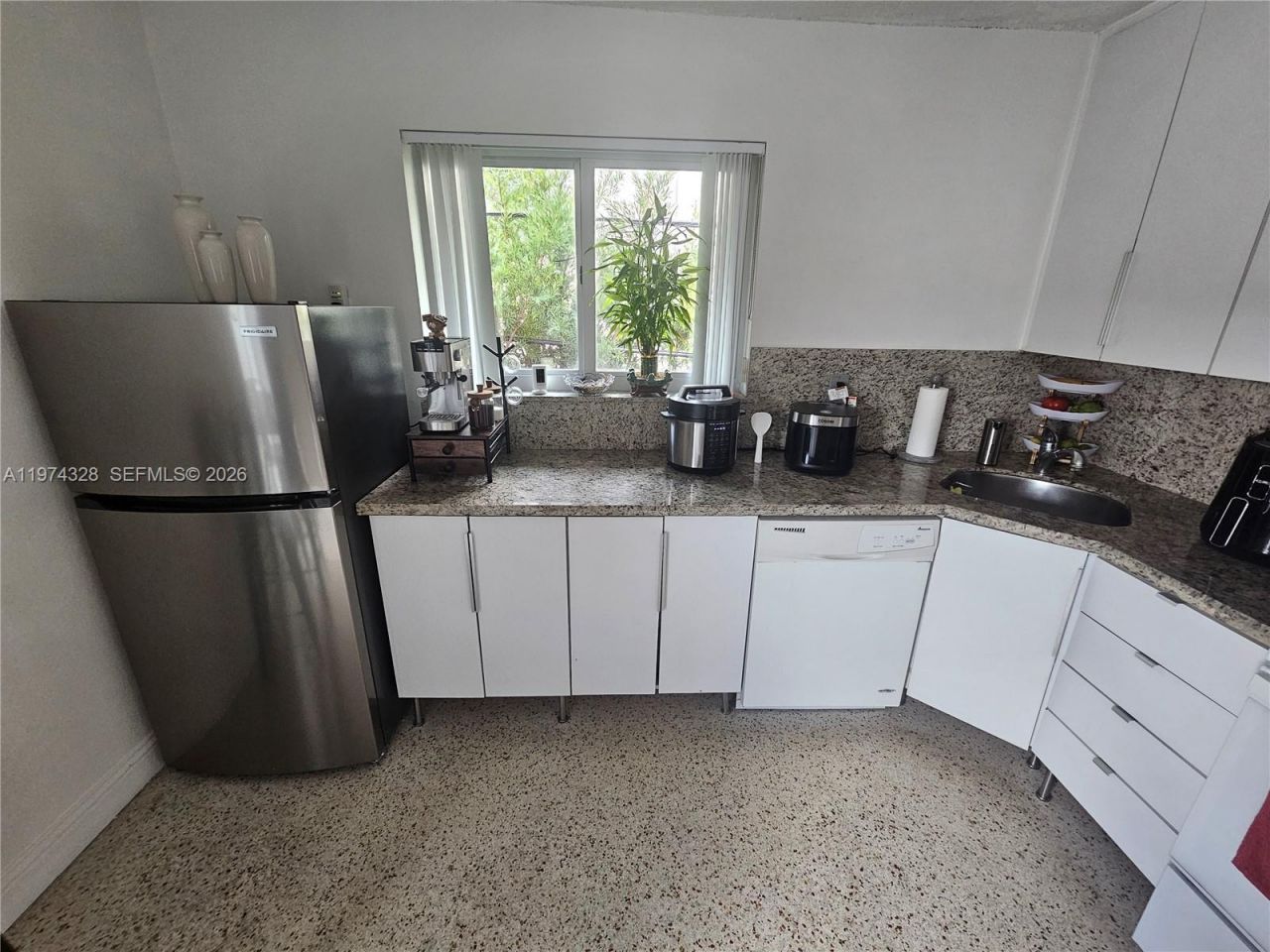 1241 NW 6th St , Unit 6, Miami, FL 33125 Photo