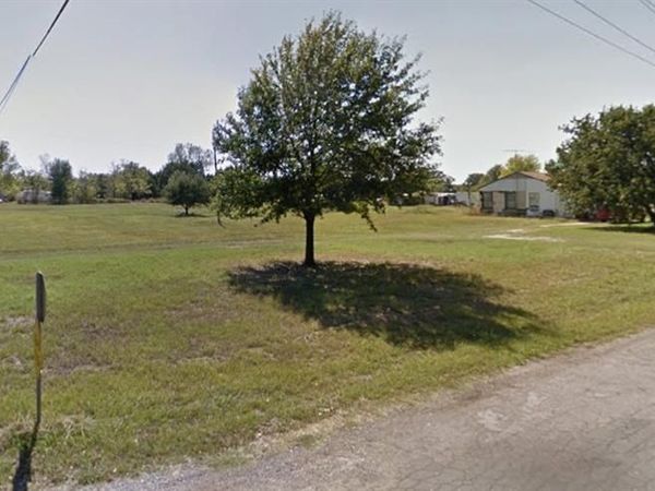 421 Kelly Lane , Seven Points, TX 75143