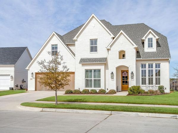 943 Highlands Avenue , Aledo, TX 76008