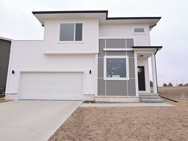 2819 Kestrel Street, Norwalk, IA 50211