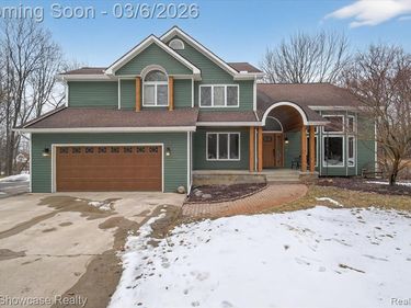 2031 Saint Clair Drive, Highland Twp, MI 48357