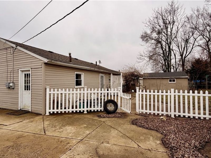 2215 Willowrow Avenue NE, Canton, OH 44705 Photo 18