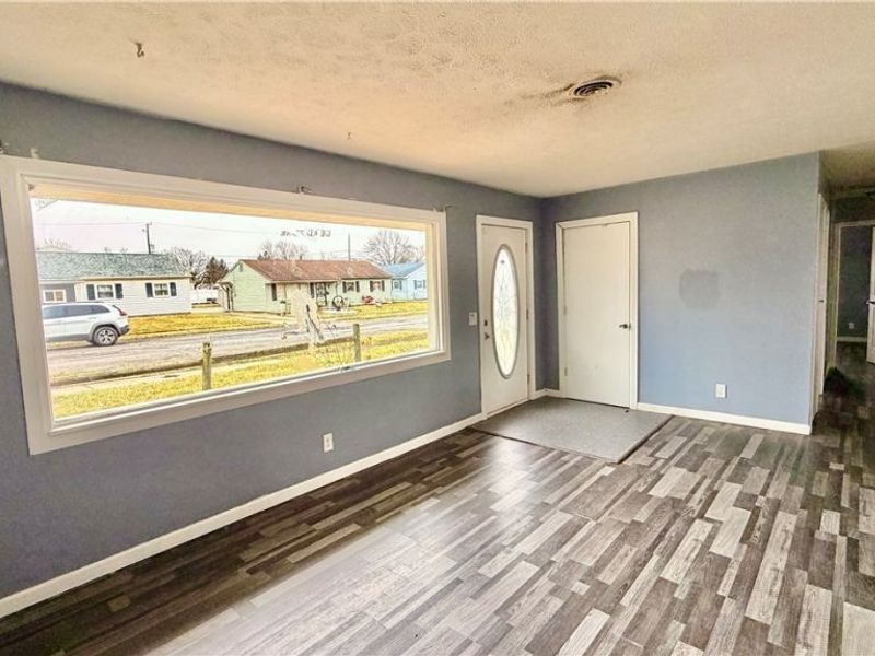 2215 Willowrow Avenue NE, Canton, OH 44705 Photo 5