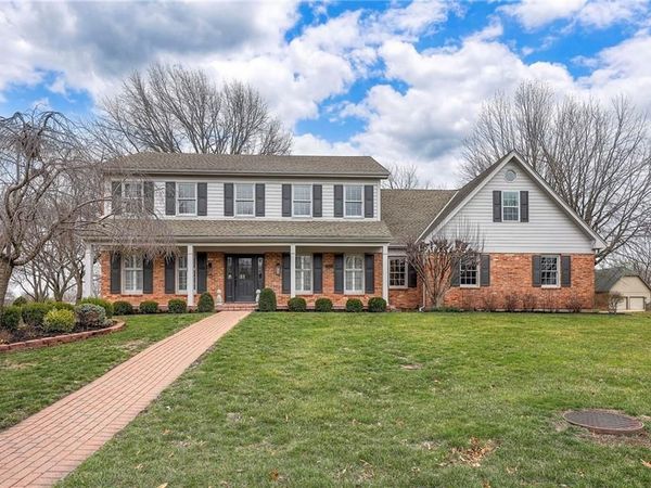 12113 Cherokee Street, Leawood, KS 66209