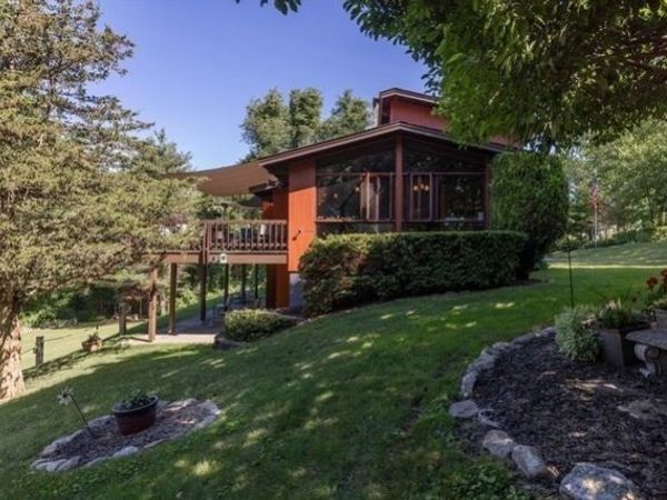 1023 North Woodstock Rd, Southbridge, MA 01550