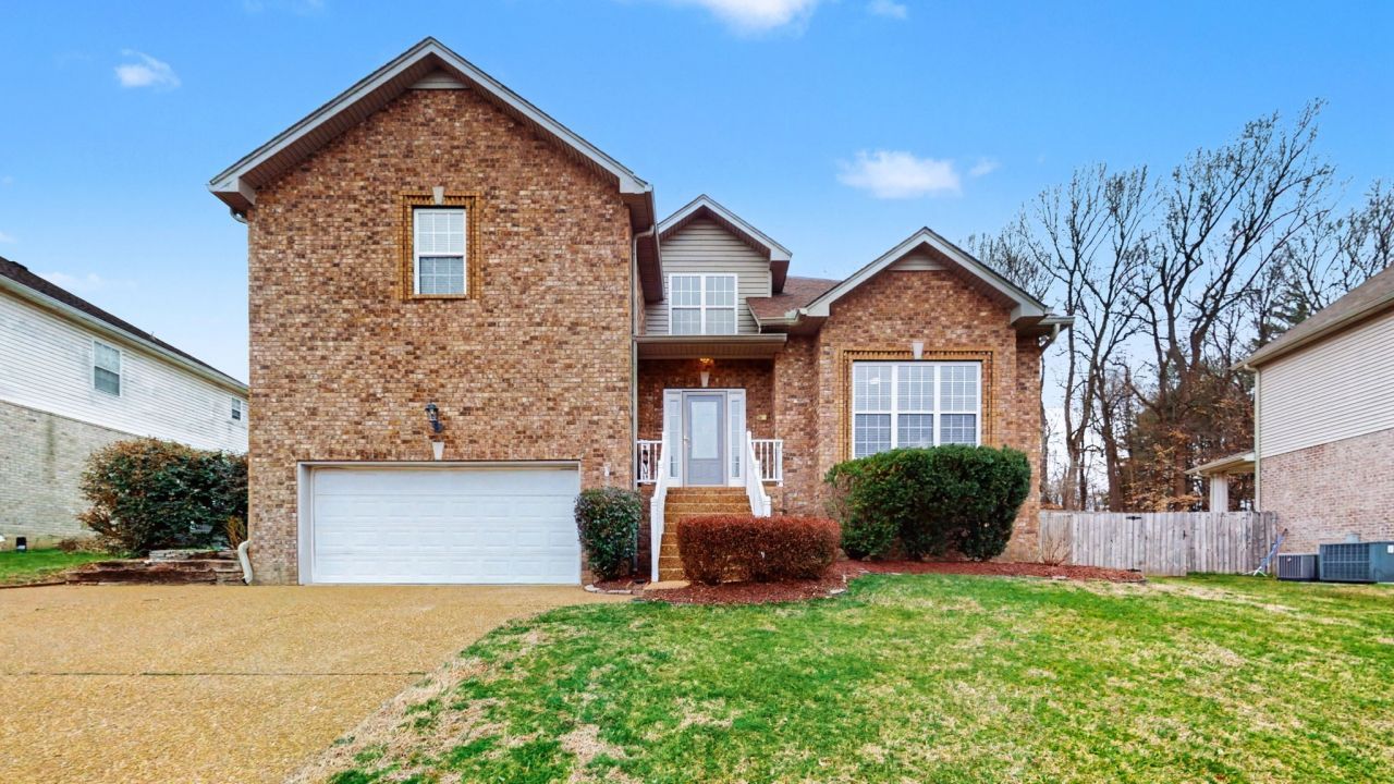 1523 Bunbury Dr, Thompsons Station, TN 37179 Main Photo