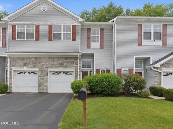 35 Harbor Bay Circle, Unit 384, Laurence Harbor, NJ 08879