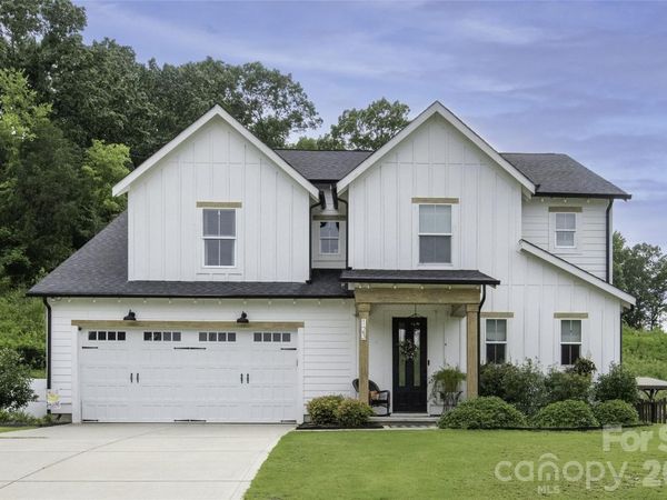 123 Country Lake Drive, Mooresville, NC 28115