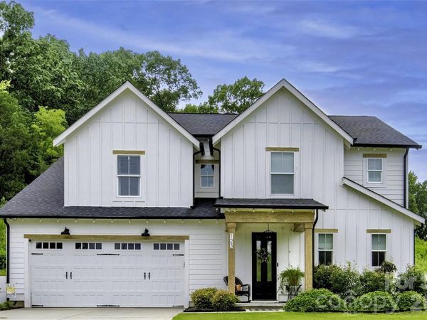 123 Country Lake Drive, Mooresville, NC 28115