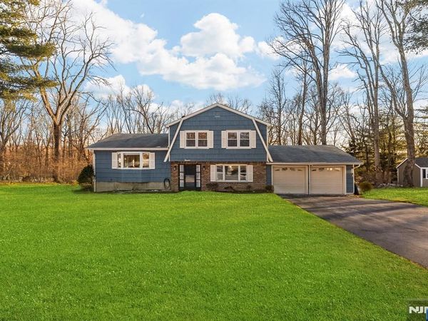 11 Grover Street, Roxbury Township, NJ 07876