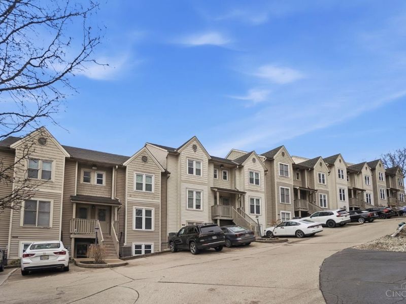 933 Auburnview Drive, Cincinnati, OH 45206 Photo 2