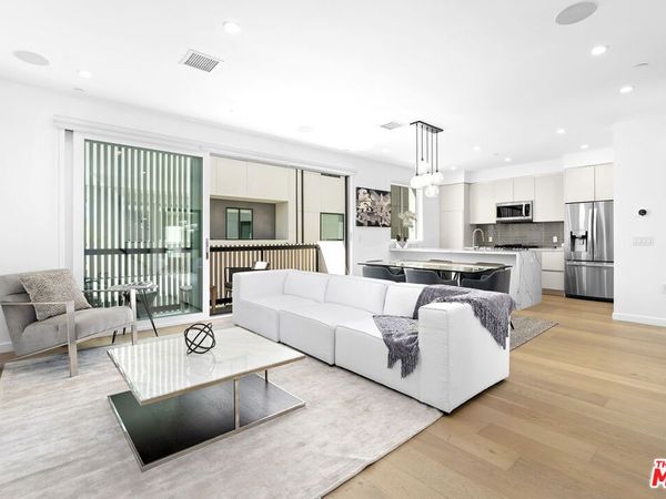 1232 1/2 N Sycamore Avenue, Los Angeles, CA 90038