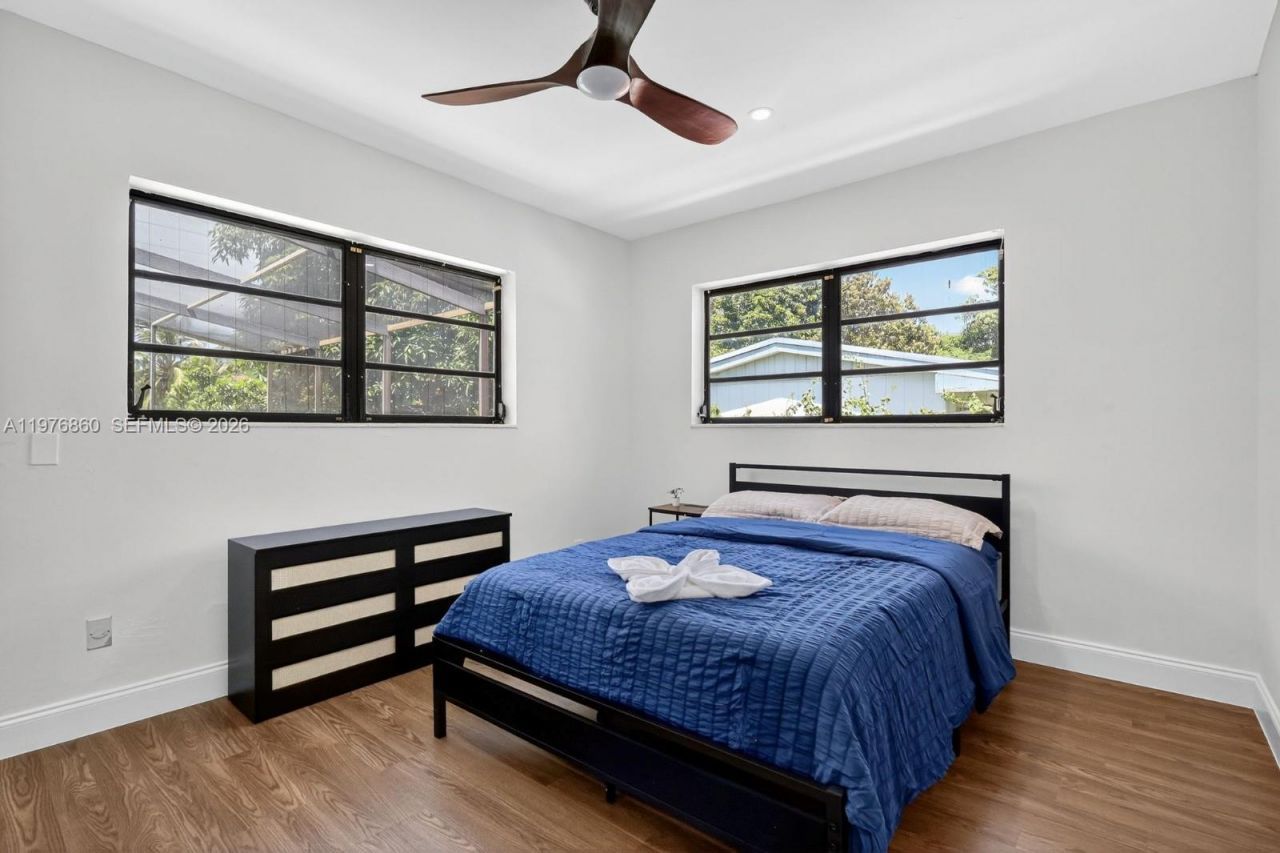 245 NE 175th St , North Miami Beach, FL 33162 Photo