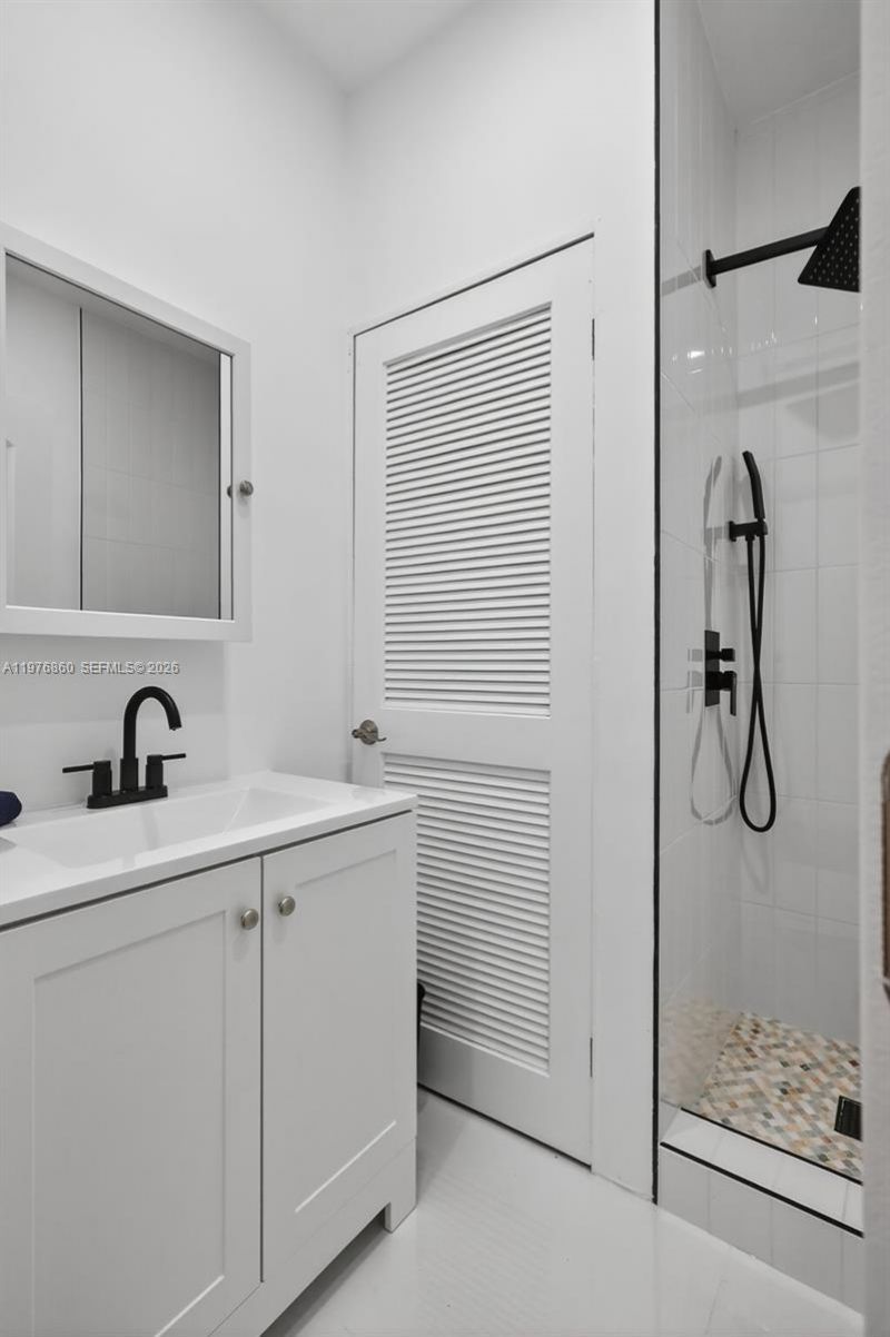 245 NE 175th St , North Miami Beach, FL 33162 Photo