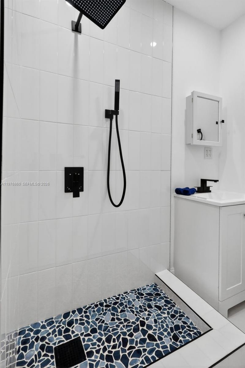 245 NE 175th St , North Miami Beach, FL 33162 Photo