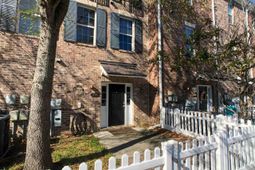 2834 Howard Ave. photo 4