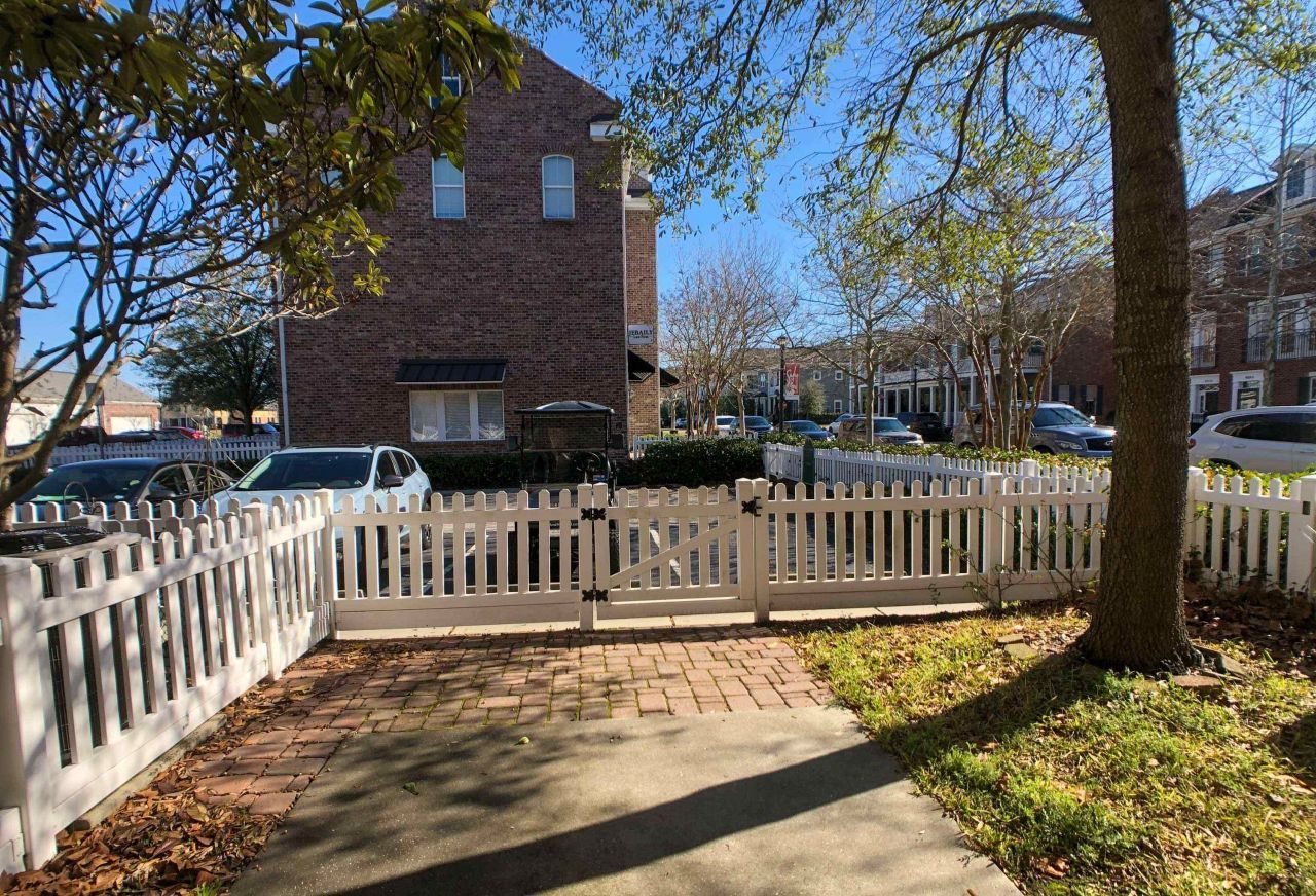 2834 Howard Ave. Photo 4