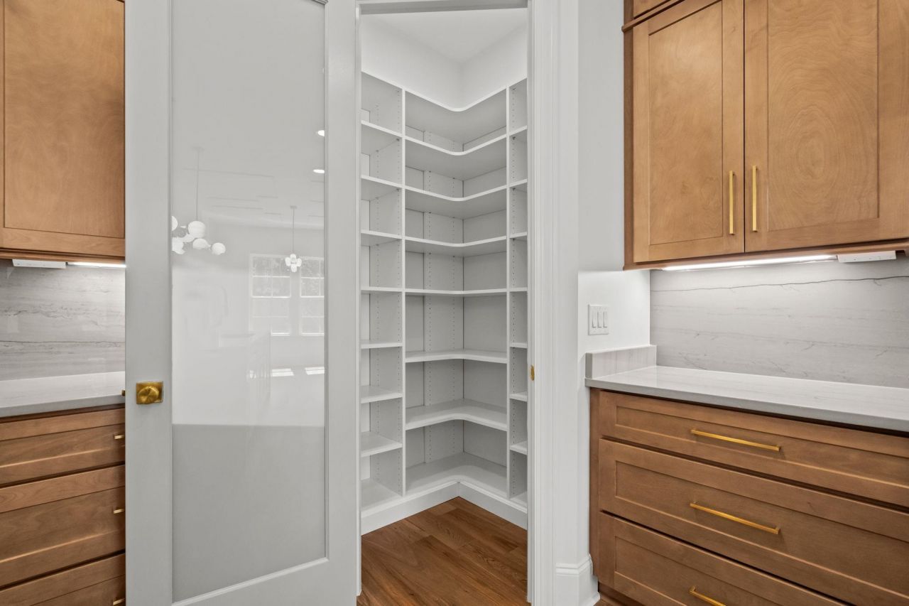 1704 Singing Rose Dr. Photo 18