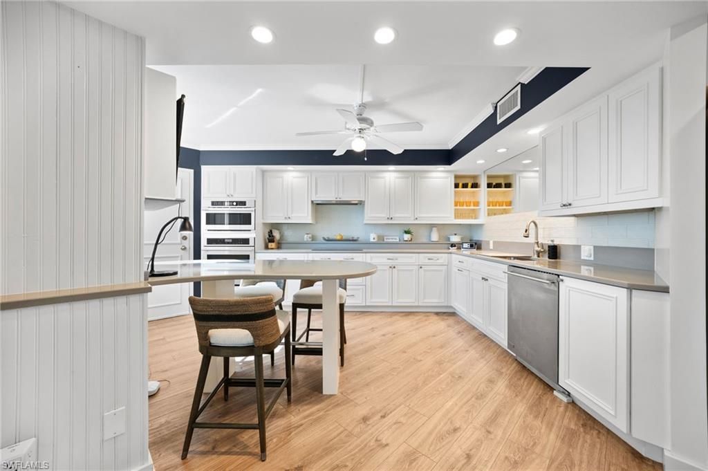 5555 Heron Point Dr , Unit 302, Naples, FL 34108 Photo