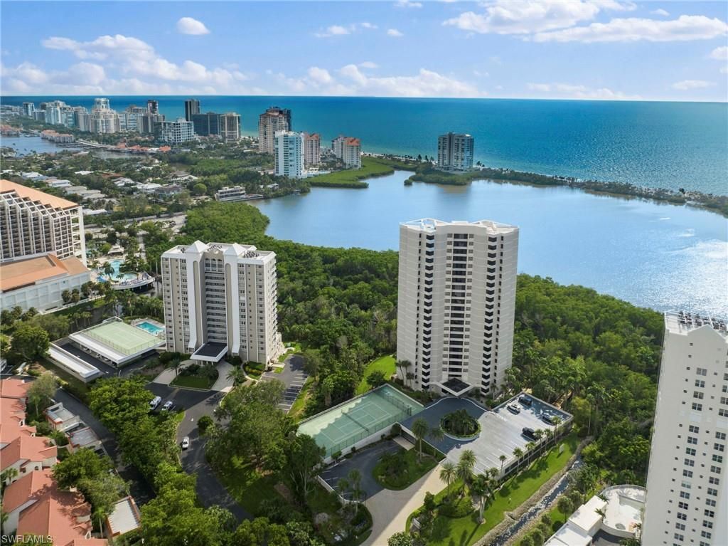 5555 Heron Point Dr , Unit 302, Naples, FL 34108 Photo