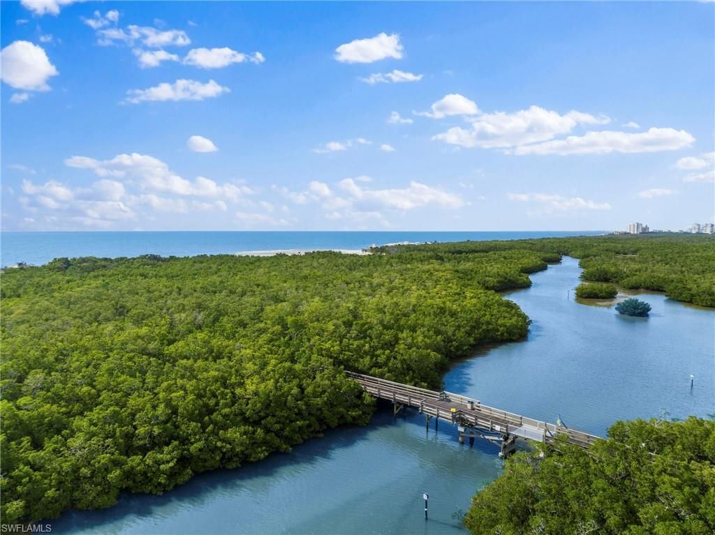 5555 Heron Point Dr, Unit 302, Naples, FL 34108 Photo